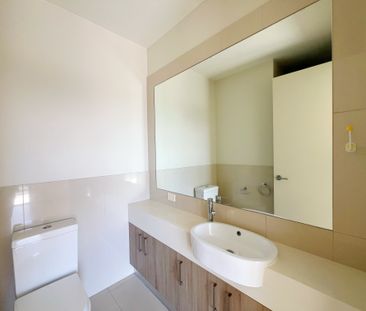 Modern 2 Bed | 2 Bath | 1 Car For rent in Balwyn North - Photo 5