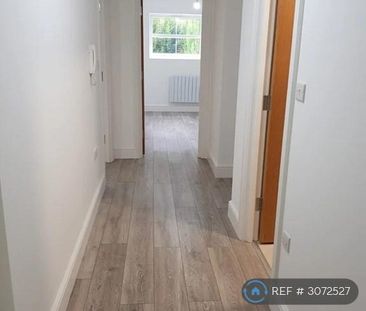 2 bedroom penthouse to rent - Photo 6
