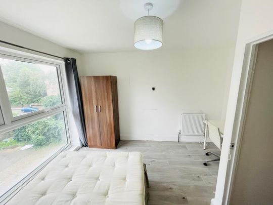 8beds House - Photo 1