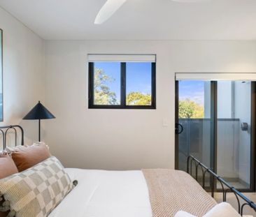 Chic Furnished Urban Sanctuary in Quiet Pocket - Photo 5