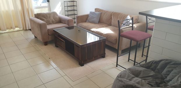 1 Bedroom Flat - Next to Glenfield Mall - Photo 1