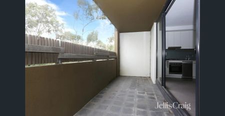 Modern One Bedroom with Courtyard - Photo 3