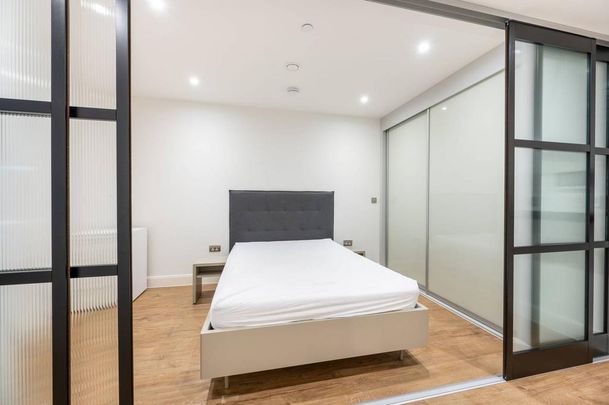 Studio to rent - Photo 1