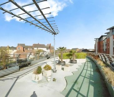 3 bedroom flat to rent - Photo 4