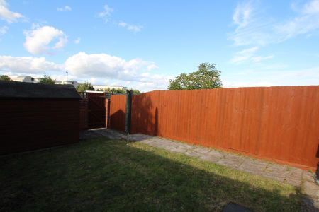 6 bedroom terraced house to rent - Photo 5