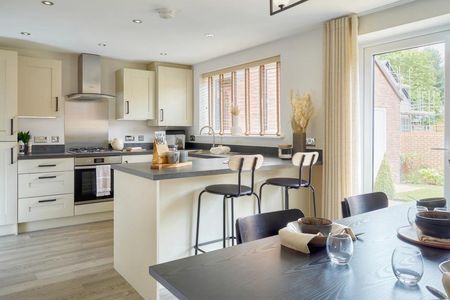 4 bedroom detached house to rent - Photo 5
