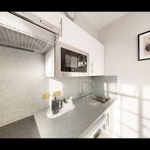 Studio Flat, Chelsea Cloisters, SW3 - Photo 2