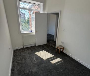 4 bedroom terraced house to rent - Photo 3