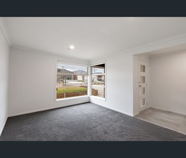 21 Verdale Drive, Alfredton, Vic 3350 - Photo 3