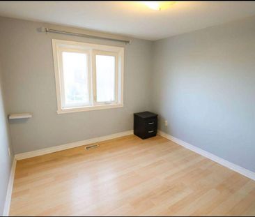 For Lease - 120 Town House Crescent, Brampton, Ontario - Photo 2