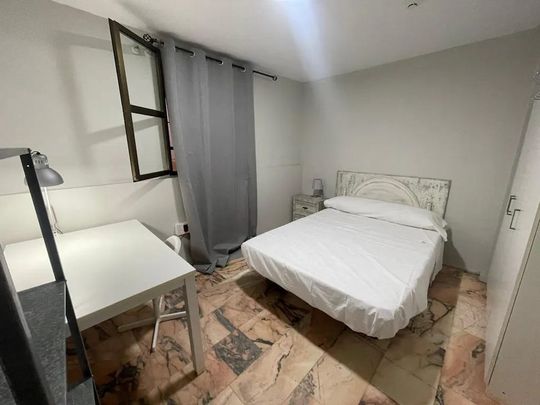 Calle Porvenir, Sevilla, Andalusia 41013 - Photo 1