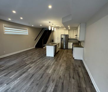 For Lease - 902 - A Pinecrest Road, Britannia Heights - Queensway T... - Photo 2