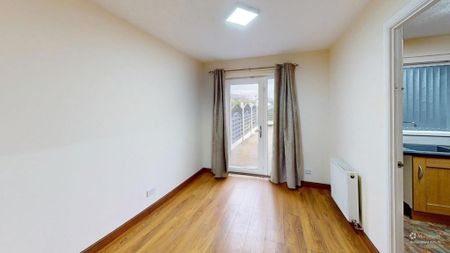 3 bedroom semi-detached house to rent - Photo 4