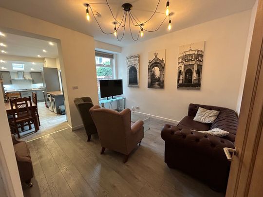 6 Bed Terraced House, Braemar Road, M14 - Photo 1