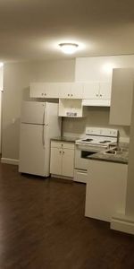 2BR Suite near Lynn Fripps - Photo 4