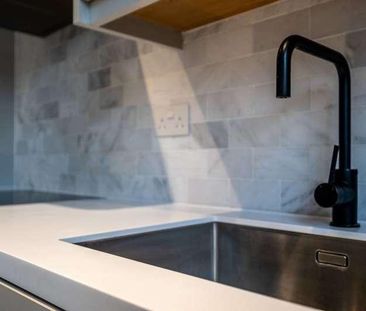 Down Road, Merrow, GU1 - Photo 6