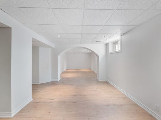 For Lease - 8 Tivoli Avenue, Richmond Hill, Ontario - Photo 1