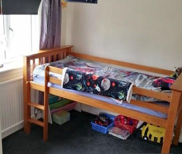 4 bedroom semi-detached house to rent - Photo 1