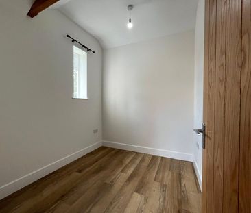 The Old Boys School, Wrockwardine - Photo 3