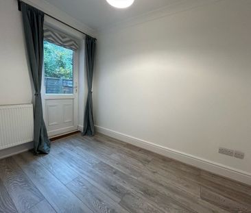 2 Bedroom - Winchester Road, Bishops Waltham - Photo 4