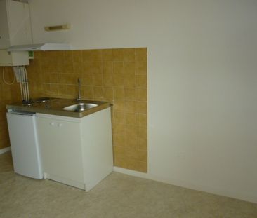 Location Appartement 1 pièce 38m² - Photo 3