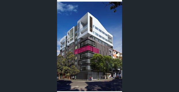 Near new, spacious three-bedroom apartment in convenient location. - Photo 1