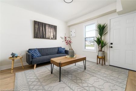 For Lease - 129 Durham Street Unit# unit 1 - main level, Port Colborne, Ontario - Photo 4