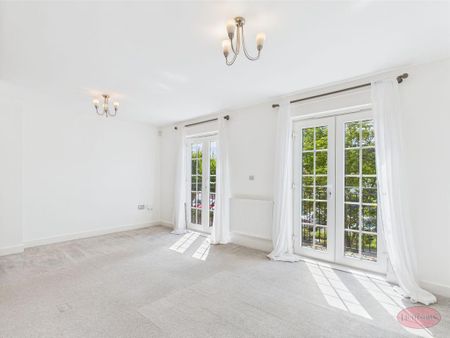 4 bedroom townhouse to rent - Photo 2