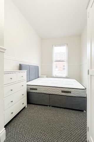 Apartment B, 28 Malone Avenue, Belfast, BT9 6ER - Photo 2