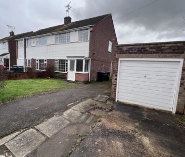 3 Bedroom Styvechale, Coventry - - Photo 2