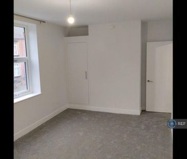 2 bedroom end of terrace house to rent - Photo 4