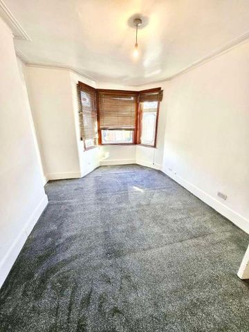 Kingswood Road, Ilford, IG3 - Photo 4