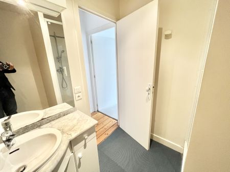 Location Appartement 5 pièces 116m² LIMOGES 87000 - Photo 2