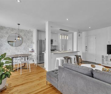 2050 Boul. de la Côte Vertu - Photo 1