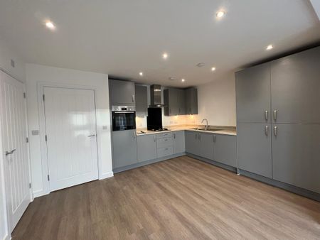 4 bedroom end of terrace house to rent - Photo 5