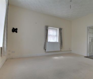 2 bedroom end of terrace house to rent - Photo 6