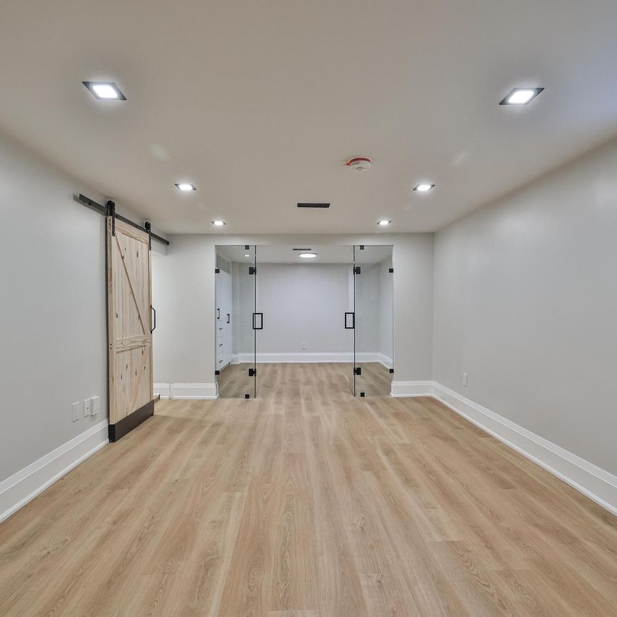 For Lease - 248 Garden Avenue Unit# Lower, Toronto, Ontario - Photo 1