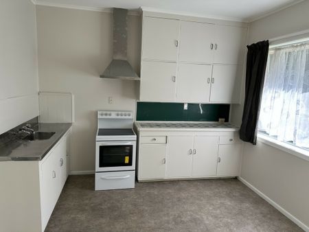 Spacious 1 Bedroom Unit - Photo 2