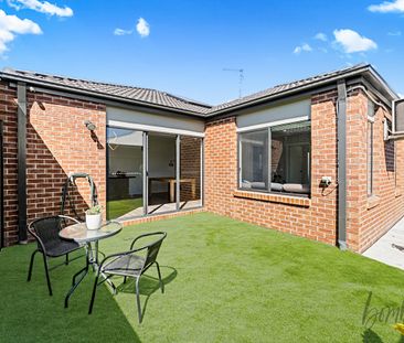 Stylish Family Home in Craigieburn's Highlands - Photo 6