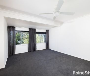 3 bedroom spacious waterfront home - Photo 3