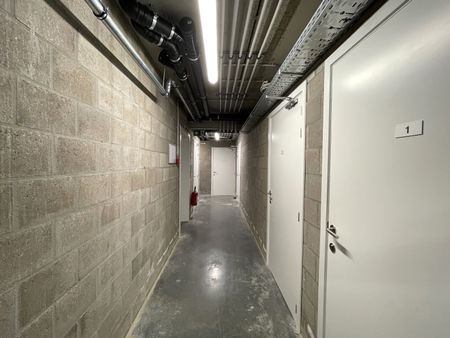 NIEUWBOUWAPPARTEMENT MET 1SLPK EN TERRAS - Foto 3