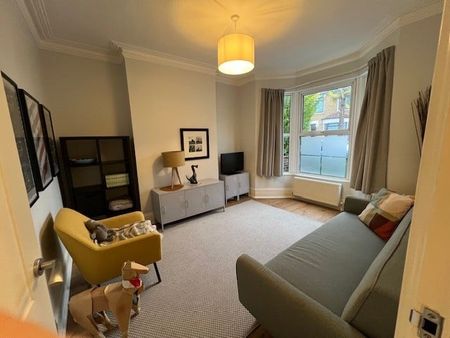 2 Bed Flat, Aldeburgh Street, SE10 - Photo 3