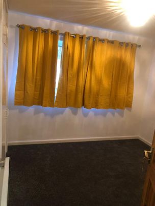 Room in a Shared House, Farrow Bank, LS12 - Photo 1