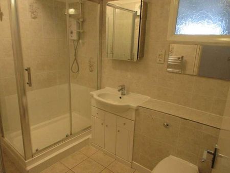 Westcliff Parade, Westcliff On Sea, SS0 - Photo 2