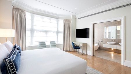 3 bedroom flat with 1 bathroom in London, W1K - Photo 4