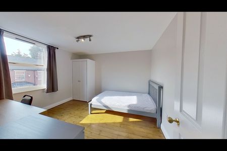 7 Bed Semi-Detached House, Bute Avenue, NG7 - Photo 3