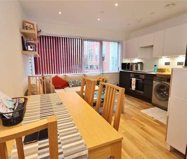 Chertsey Road, Woking, Surrey, GU21 - Photo 4