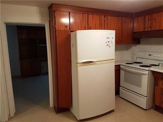 For Lease - 171 Kennard Avenue Unit# Bsmt, Toronto, Ontario - Photo 1