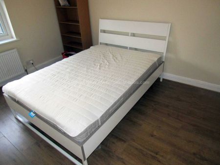 Blandford Road, Salford - Photo 2