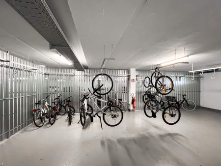 Perfekte Lage nahe U3! | Stellplatz inklusive | 2 Zimmer-Wohnung | 2.OG mit Lift | 4m² Balkon - Photo 5